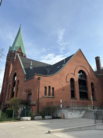 152 Annette Street 205, Toronto W02, On M6p 1p4