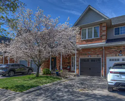 Att/Row/Townhouse in Burlington