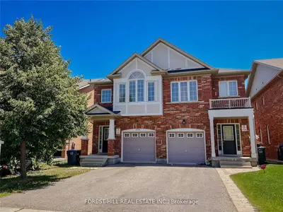 576 Courtney Valley Road, Mississauga, On L5v 0c2