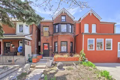 128 1/2 Lansdowne Avenue 2, Toronto W01, On M6k 2v9