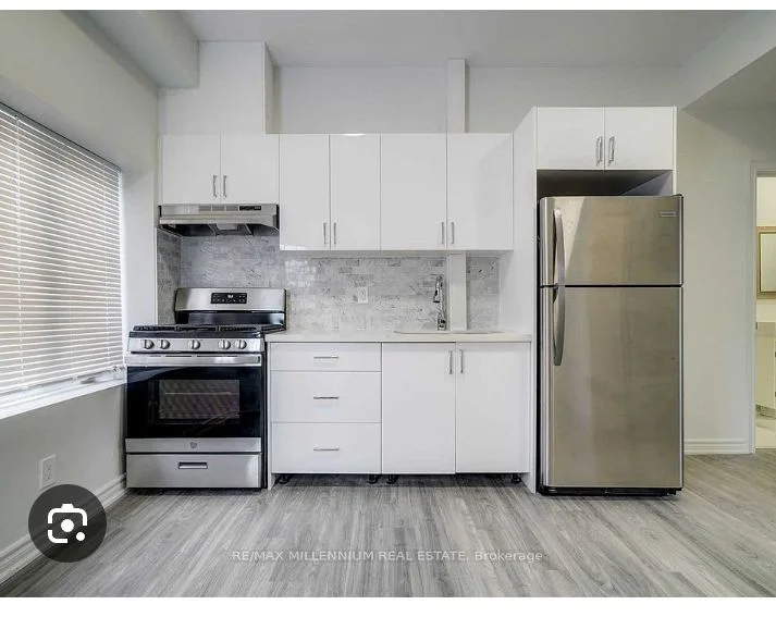63 Scarlett Road 011, Toronto W03, ON M6N 4K3