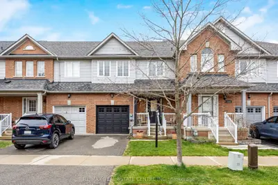 Att/Row/Townhouse in Milton