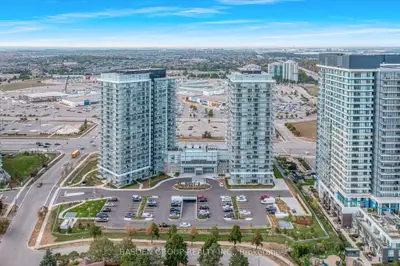 Condo Apartment in Mississauga