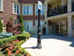 3351 Cawthra Road 307, Mississauga, On L5a 4n5