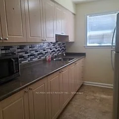 3576 Dufferin Street, Toronto W05, ON M3K 1N1