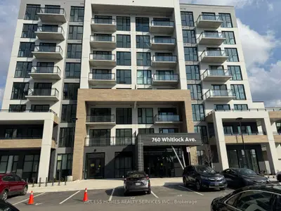Condo Apartment in Milton