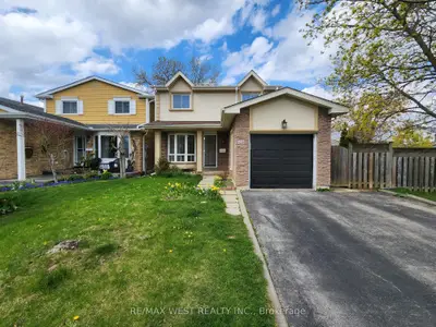 Detached in Burlington