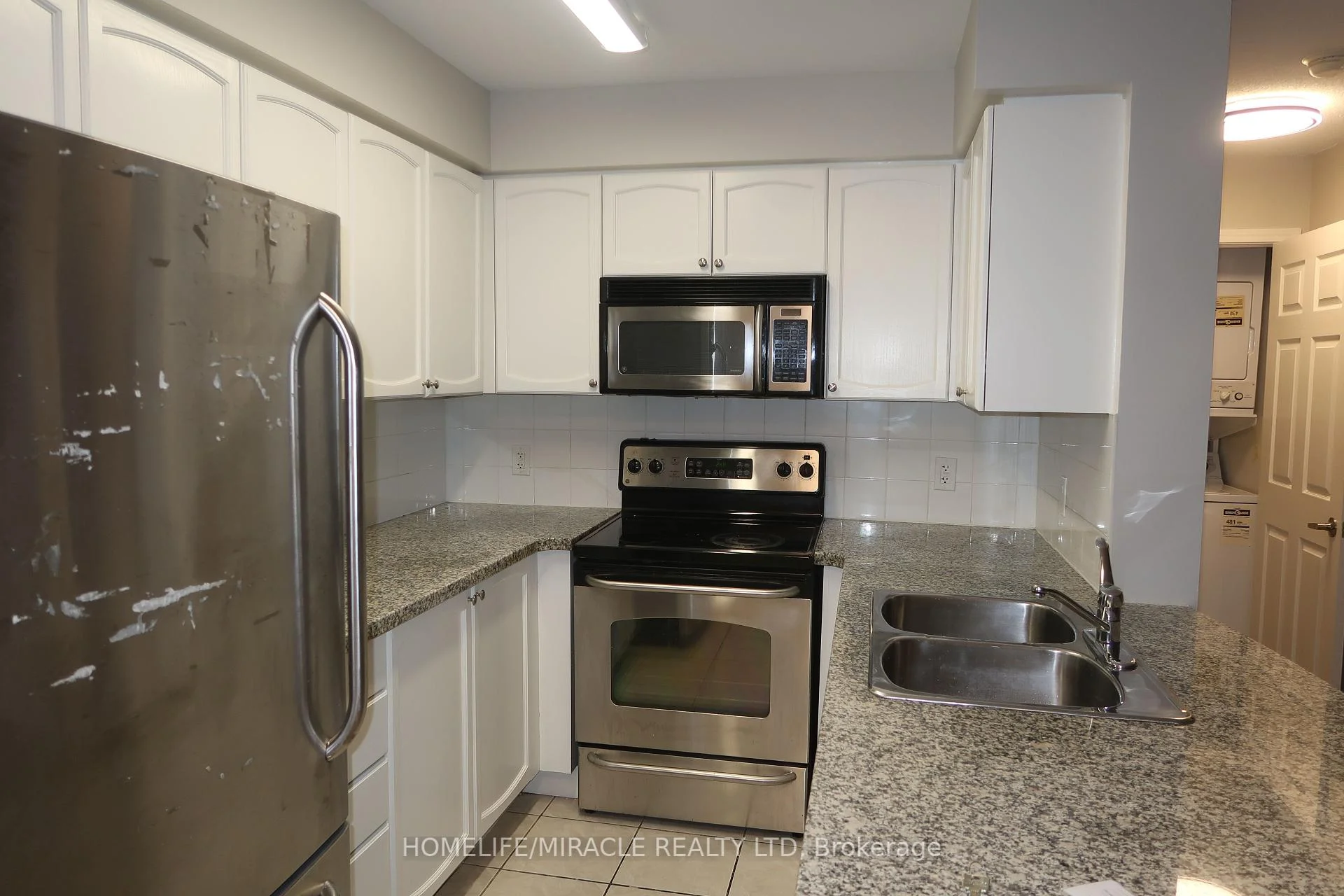 4889 Kimbermount Avenue 1801, Mississauga, ON L5M 7R9