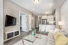 128 Grovewood Common 503, Oakville, ON L6H 0X3