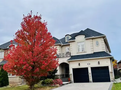 Detached in Oakville