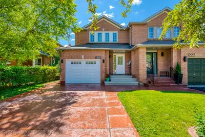 Semi-Detached in Oakville