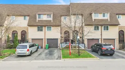 Condo Townhouse in Brampton