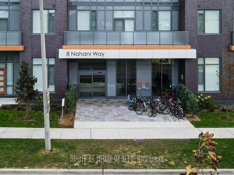 8 NAHANI Way 2218, Mississauga, ON L4Z 0C6