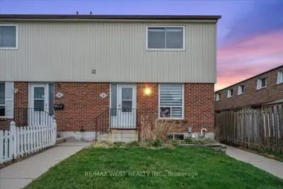 211 Kingham Road 30, Halton Hills, On L7j 2p3
