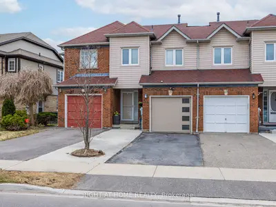 Att/Row/Townhouse in Brampton