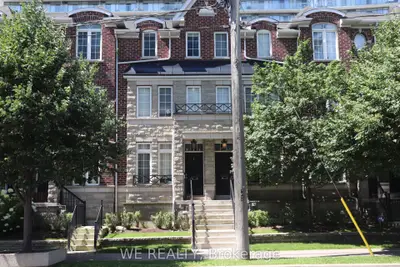 Condo Townhouse in Toronto