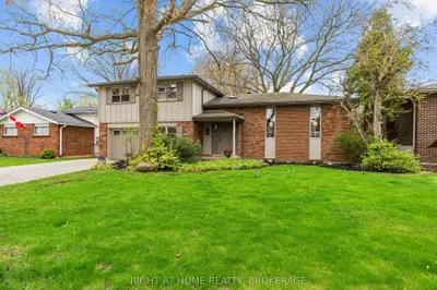 Detached in Burlington