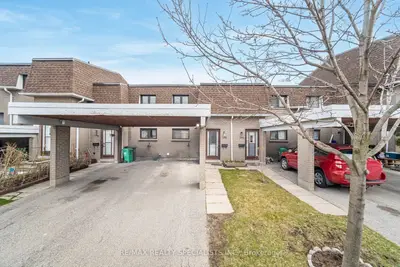 Condo Townhouse in Brampton