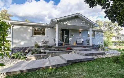 Detached in Burlington
