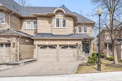 Condo Townhouse in Mississauga