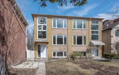 Triplex in Toronto