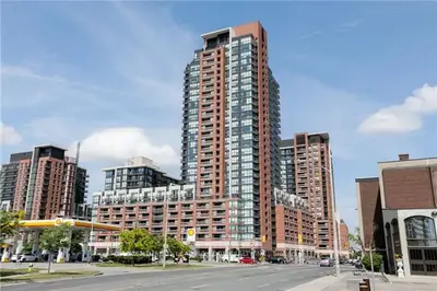 Condo Apartment in Toronto