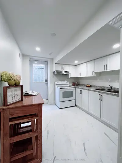 565 Indian Summer Trail, Mississauga, On L4z 3y8
