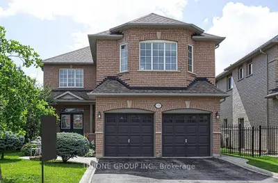 Detached in Oakville