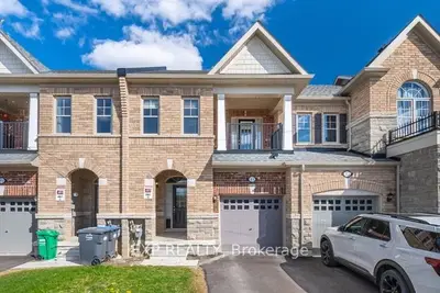 Att/Row/Townhouse in Brampton