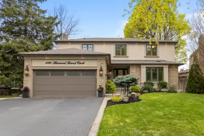 1895 Sherwood Forrest Circle, Mississauga, On L5k 2e6