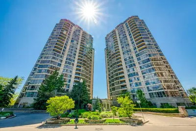 Condo Apartment in Mississauga