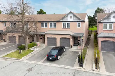 Condo Townhouse in Toronto