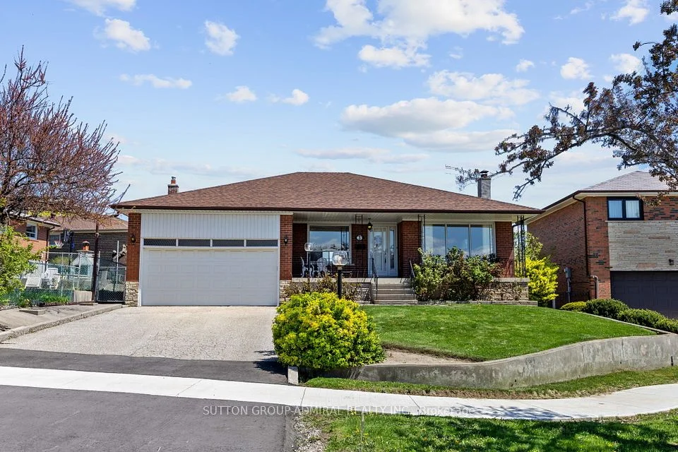3 Shortridge Court, Toronto W05, ON L4L 8C4