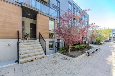 Condo Townhouse in Toronto