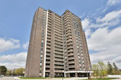 1535 Lakeshore Road E 906, Mississauga, On L5e 3e2