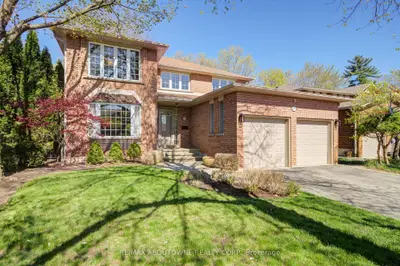 Detached in Oakville