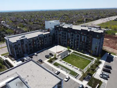 Condo Apartment in Oakville