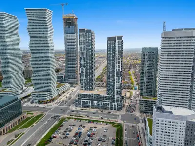 Condo Apartment in Mississauga
