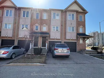 Condo Townhouse in Mississauga