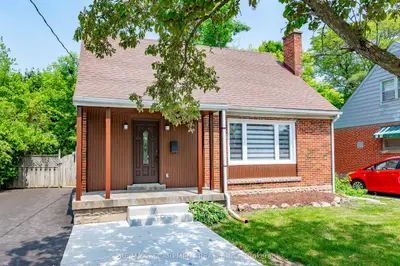 Detached in Burlington