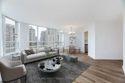 Condo Apartment in Mississauga