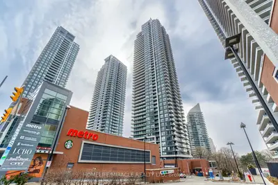 2220 Lake Shore Boulevard W 4208, Toronto W06, On M8v 0c1