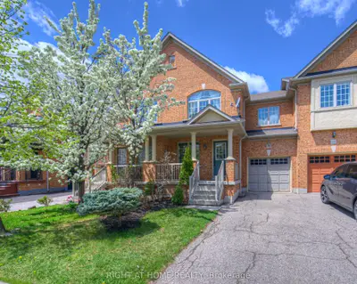 Att/Row/Townhouse in Milton