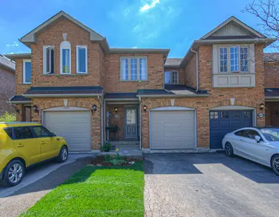 Att/Row/Townhouse in Burlington