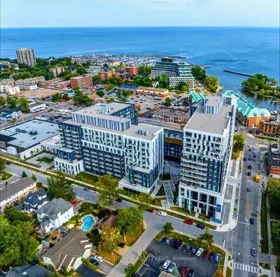 Condo Apartment in Oakville