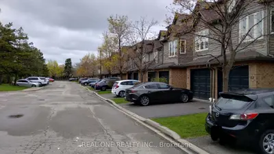 Condo Townhouse in Mississauga