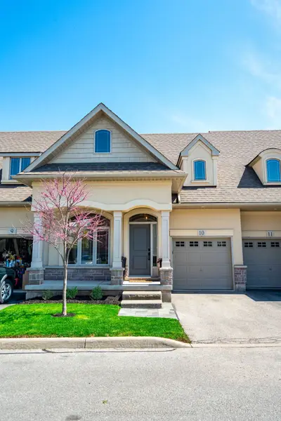 Condo Townhouse in Burlington
