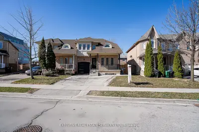 Semi-Detached in Brampton