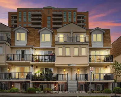 Condo Townhouse in Toronto