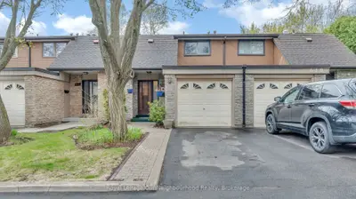 Condo Townhouse in Burlington